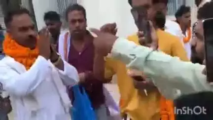 खगड़िया: खगड़िया प्रखंड: बछौता पंचायत से मुखिया पद के लिए दो और पंच के तीन उम्मीदवारों ने भरा पर्चा