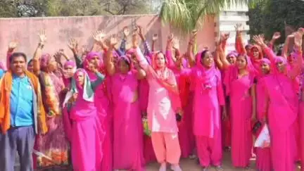 महोबा: कौशांबी में बच्ची के साथ हुए दुष्कर्म मामले में न्याय दिलाने को लेकर गुलाबी गैंग कमांडर गुरुवार को प्रयागराज रवाना होंगी
