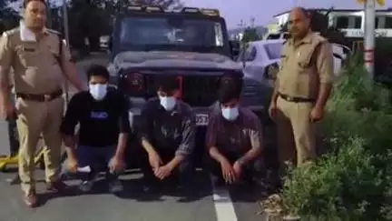देहरादून: दून पुलिस ने शराब पीकर वाहन चलाने और हुड़दंग मचाने वाले युवकों को सिखाया कानून का पाठ