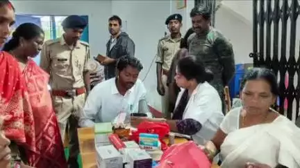 बिशुनपुर: हेलता पं सचिवालय के सभागार में धरती आबा जनजातीय ग्राम उत्कर्ष अभियान के तहत विशेष शिविर का आयोजन