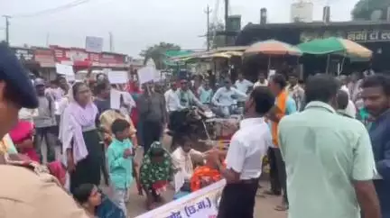 बालोद: दिव्यांगों ने रैली निकालकर किया प्रदर्शन, हर महीने ₹5,000 की पेंशन की मांग की, कहा- महंगाई में ₹500 में कुछ नहीं होता