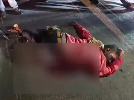 पंडरिया: कापादाह पुल के पास पेट्रोल से भरी टैंकर और बाइक की जबरदस्त भिड़ंत, एक व्यक्ति की मौत, दूसरा गंभीर रूप से घायल