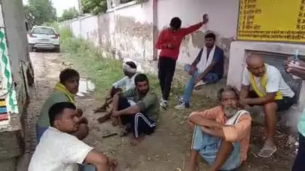 फतेहपुर: ललौली के महना में संदिग्ध अवस्था में युवक ने फांसी लगाकर की आत्महत्या, परिजनों का बुरा हाल