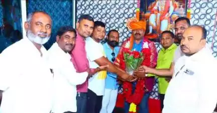 औसा: विलेपार्ले येथील लाचलुचपत विभागाचे पोलिस उपअधीक्षक राहुल तरकसे यांचा औश्यात सत्कार