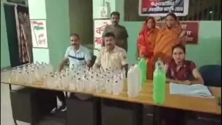 पताही: पताही पुलिस ने कई गांवों में छापेमारी कर 16 लीटर देसी शराब, 83 बोतल नेपाली शराब और एक महिला तस्कर को किया गिरफ्तार