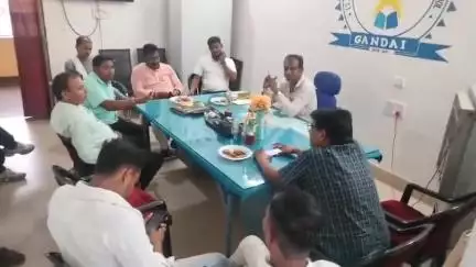 गंडई में शाला प्रवेश उत्सव का नगर पंचायत अध्यक्ष ने किया बहिष्कार