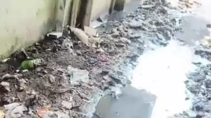 सवायजपुर: हरपालपुर में खुली सफाई व्यवस्था की पोल, बारिश के बाद गलियों में भरा कीचड़ और पानी