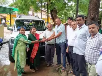 खड़गपुर: खड़गपुर ब्लॉक परिसर में क्रेडिट कैम्प का आयोजन, ₹12 लाख का ऋण वितरित