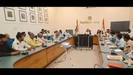 गोंडा: जिलाधिकारी ने किसान दिवस पर किसानों के साथ बैठक की, समस्याएं सुनीं और त्वरित निस्तारण के निर्देश दिए