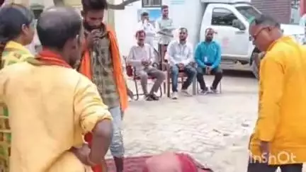 किशनगंज: जिले के बेलवा चौक स्थित बेलवा पशु चिकित्सालय कार्यालय के पास चलाया गया जागरूक अभियान