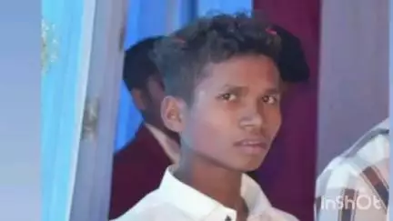फरसगांव: फांसी लगाकर आत्महत्या करने वाले चरकई के नाबालिक बालक के शव को फारसगांव पुलिस ने पोस्टमार्टम के बाद परिजनों को सौंपा