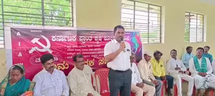 ವಡಗೇರಾ: ವಡಗೇರಾ ಪಟ್ಟಣದಲ್ಲಿ ಕರ್ನಾಟಕ ಪ್ರಾಂತ ಕೃಷಿ ಕೂಲಿಕಾರರ ಸಂಘದಿಂದ ಗ್ರಾಮ ಘಟಕ ಸಮ್ಮೇಳನ ಕಾರ್ಯಕ್ರಮ