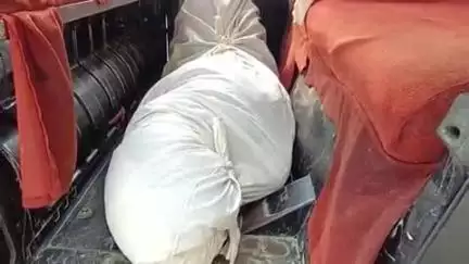 फतेहपुर: मोहारी गांव निवासी 50 वर्षीय व्यक्ति ने मानसिक तनाव के चलते गांव के बाहर जंगल में फांसी लगाकर की आत्महत्या