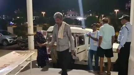 छतरपुर नगर: ग्राम बछरोनिया में बाइक सवार ने महिला को मारी टक्कर, ज़िला अस्पताल में भर्ती