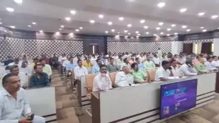 परभणी: 96 परभणी मतदारसंघातील बीएलओ सुपरवायझर यांना मतदार नोंदणीसाठी जिल्हाधिकारी कार्यालयात प्रशिक्षण कार्यशाळा
