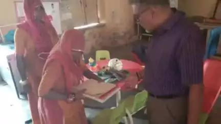 बायतु: अतिरिक्त जिला कलक्टर डॉ. गुंजन सोनी ने निंबाणियों की ढाणी में किया विस्तृत निरीक्षण, ग्रामीणों से किया संवाद