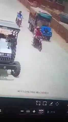श्रीविजयनगर के तहसील रोड से चोरी हुआ मोटरसाइकिल, सीसीटीवी में कैद हुए चोर मोटरसाइकिल ले जाते हुए