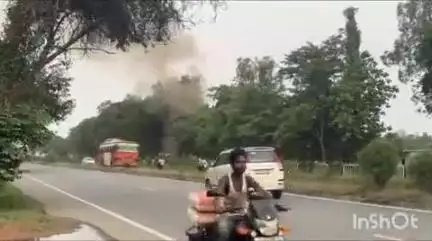 खलीलाबाद: नेशनल हाईवे भुजैनी चौराहे के पास टोरेंट गैस पाइपलाइन में हुआ रिसाव, स्थानीय लोगों में हुई दहशत