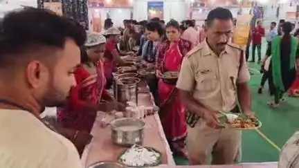 ସୁନ୍ଦରଗଡ ସହର: ସୁନ୍ଦରଗଡ ସରକାରୀ କଲେଜ ସମ୍ମୁଖ ଯତ୍ରା ପଡ଼ିଆରେ ବିକାଶ ମେଳା ର ଅନ୍ତିମ  ସଂଧ୍ୟା ସାଂସ୍କୃତିକ କାର୍ଯ୍ୟକ୍ରମରେ ମୁଖ୍ୟ  ଅତିଥି ଜିଲ୍ଲାପାଳ