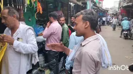 कुम्हेर: कुबेर कस्बे के व्यापारियों ने नपा ईओ से बाजार से अतिक्रमण हटाने की की मांग, ईओ ने दिए अतिक्रमण हटाने के निर्देश