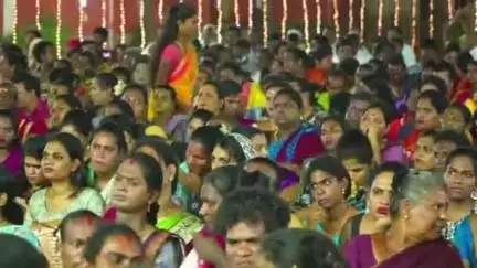 சோழிங்கநல்லூர்: திமுக சென்னை தெற்கு சார்பில் திருநம்பிகள் திருநங்கைகளுக்கு பேருந்து நிலையம் அருகே நலத்திட்ட உதவிகள் வழங்கப்பட்டது