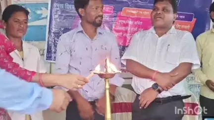 पूर्वी टुंडी: मध्य विद्यालय केंदुआटांड़ में धरती आबा जनजातीय उत्कर्ष ग्राम अभियान के तहत शिविर का आयोजन