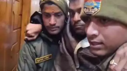 राजगढ़ी: होमगार्ड जवानों ने दिव्यांग श्रद्धालु को कराए मां यमुना के दर्शन