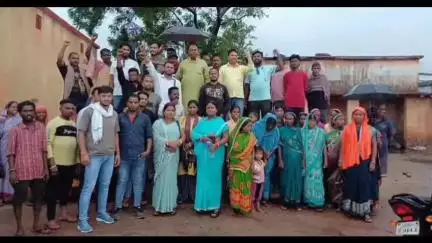 बाघमारा/कतरास: सांसद चंद्र प्रकाश चौधरी बाघमारा क्षेत्र पहुंचे, जनता की समस्याओं से रूबरू हुए और समाधान का आश्वासन दिया