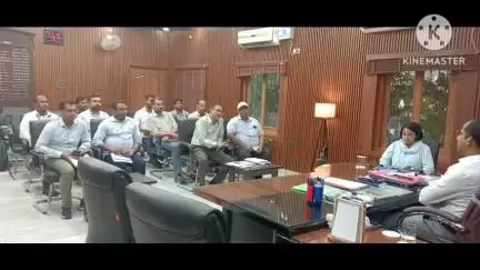 नवादा: मेसकौर में जलापूर्ति को बेहतर बनाने के लिए जिला पदाधिकारी ने की समीक्षात्मक बैठक, दिए कई आवश्यक निर्देश