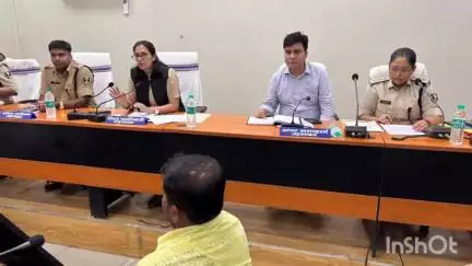 जहानाबाद: ग्राम्प्लेक्स भवन में गृह रक्षकों की बहाली हेतु प्रतिनियुक्त अधिकारियों की हुई समीक्षा