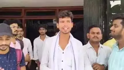 मुशहरी: बिहार विश्वविद्यालय परिसर में बीएड छात्रों ने विश्वविद्यालय प्रशासन के खिलाफ की नारेबाजी
