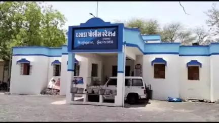 દસાડા: દસાડા ખાતે ગ્રામ પંચાયત ચૂંટણી પૂર્વે એરીયા ડોમિનેશન અને ફૂટ પેટ્રોલિંગ