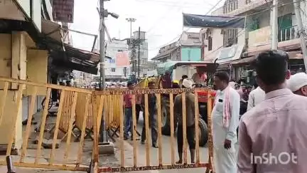 गुना नगर: लक्ष्मीगंज में दुकान की दीवार व छत गिरने से टली दुर्घटना, प्रशासन ने दुकानें सील कीं