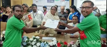 रायपुर के दो मंचों पर बेमेतरा के संगठन का हुआ सम्मान, पद्मश्री फुलवासन बाई और वल्यानी के हाथों किया गया सम्मानित