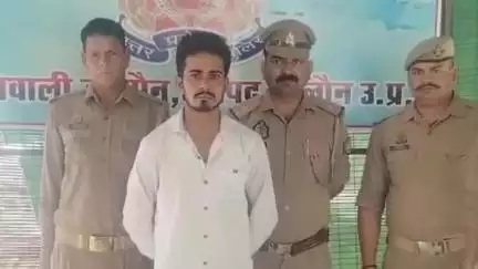 जालौन: जालौन पुलिस ने एक अभियुक्त को ₹2,53,500, एक तमंचा और एक जिंदा कारतूस के साथ किया गिरफ्तार, भेजा जेल