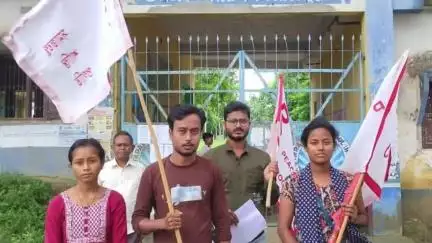 তপন: একাধিক দাবিকে সামনে রেখে তপন হাইস্কুলে ডেপুটেশন প্রদান করল বাম ছাত্র সংগঠন PSU