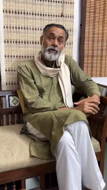 महाराष्ट्र चुनाव की सबसे बड़ी पहेली हैं ! 
#RahulGandhi #YogendraYadav #Maharastra