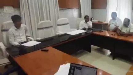 मुशहरी: नगर निगम सभागार में स्टेशन रोड पर जाम की समस्या के समाधान के लिए हुई समीक्षा बैठक
