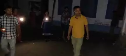 কোচবিহার ২: কোচবিহার ২নং ব্লকের মোদক পাড়া এলাকার বিভিন্ন বুথ কেন্দ্র পরিদর্শন করলেন বিডিও