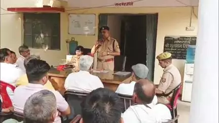 मांट: नौहझील: एसपी आरए ने अपराध और अपराधियों पर नियंत्रण के लिए जनता के प्रमुख व्यक्तियों से की चर्चा