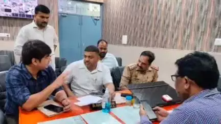 फर्रुखाबाद: जिला अस्पताल लोहिया में बिजली कनेक्शन का कर्मचारियों ने किया विरोध, पुलिस को बुलाना पड़ा