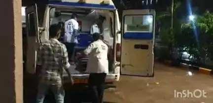 દાહોદ: ગોદીરોડ ખાતે અગમ્ય કારણોસર   યુવકે ગડુ કાપી લેતા સારવાર માટે સિવિલ હોસ્પિટલ ખાતે ખસેડાયો