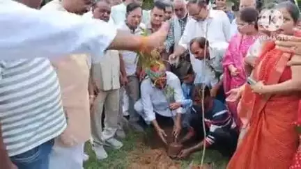 कुचामन सिटी: वंदे गंगाजल जल संरक्षण जन अभियान के तहत कनोई पार्क में लगाए गए पौधे, राज्य मंत्री विजय सिंह चौधरी रहे मौजूद