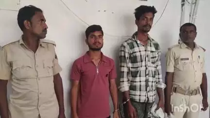 घैलाढ़: भतरंधा गांव में पुलिस ने ओम कुमार और अजीत कुमार नामक दो शराब कारोबारियों को 8 लीटर देसी शराब के साथ किया गिरफ्तार