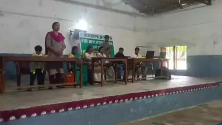 मांडर: धरती आबा जनजातीय ग्राम उत्कर्ष अभियान को लेकर बनहोरा में कैम्प लगाया गया