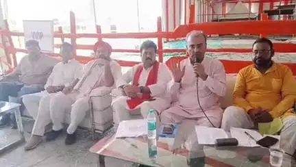 सिवान: जसौली में प्रधानमंत्री के कार्यक्रम को लेकर स्वास्थ्य मंत्री मंगल पांडेय ने की समीक्षा बैठक