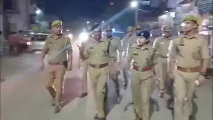 मांट: मांट में पुलिस अधीक्षक ग्रामीण और क्षेत्र अधिकारी ने पैदल भ्रमण कर सुरक्षा व्यवस्था की परखी