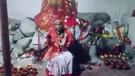 गोबिंदपुर राजनगर: राजनगर प्रखंड के ग्राम केन्दमुण्डी डूंगरी में तीन दिवसीय मां तारा देवी की पूजा धूमधाम से संपन्न