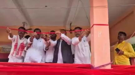 मोतिहारी: गन्ना एवं उद्योग मंत्री ने अपने ऐच्छिक कोष से बनवाया शेडयुक्त चबूतरा, किया गया उद्घाटन