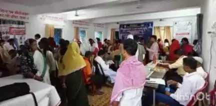 चांदवा: धरती आबा जनजातीय ग्राम उत्कर्ष अभियान के तहत बनहर्दी में शिविर का आयोजन